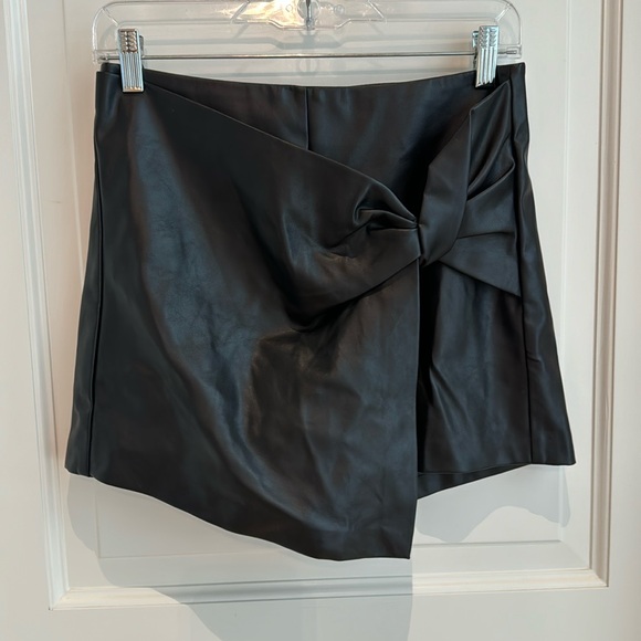 Zara Pants - Zara faux leather mini skort